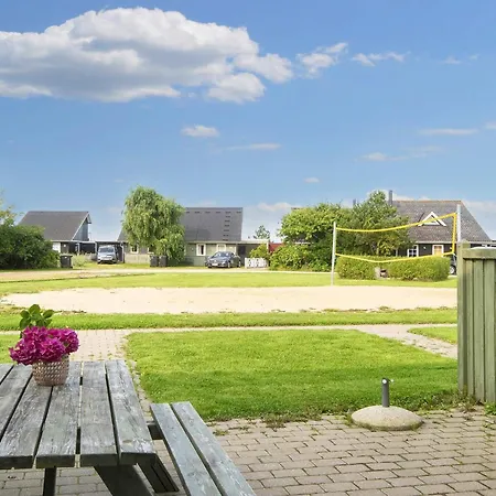 6 Person On A In * Hemmet