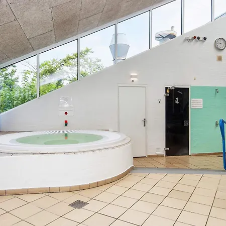 6 Person On A In * Hemmet