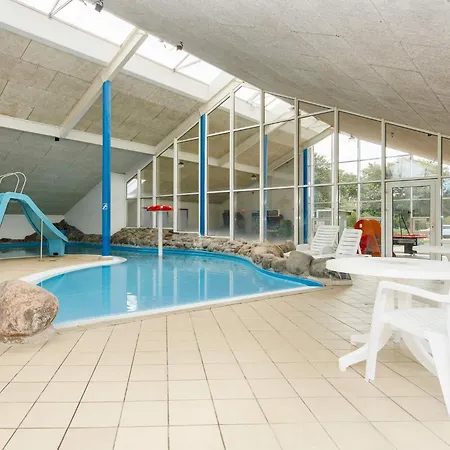 6 Person On A In * Hemmet